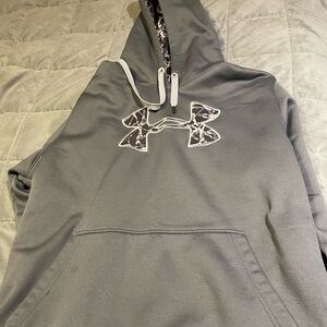 Men’s under armour hoodie xl used